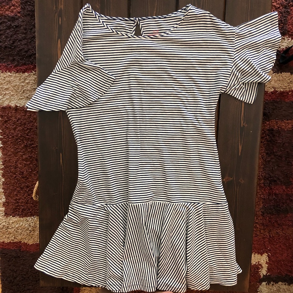 Vineyard Vines Flutter Sleeve Flounce Dress - Picture 4 of 8